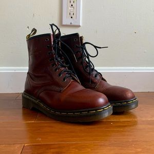 Dr. Martens 1460 Vintage, cherry red